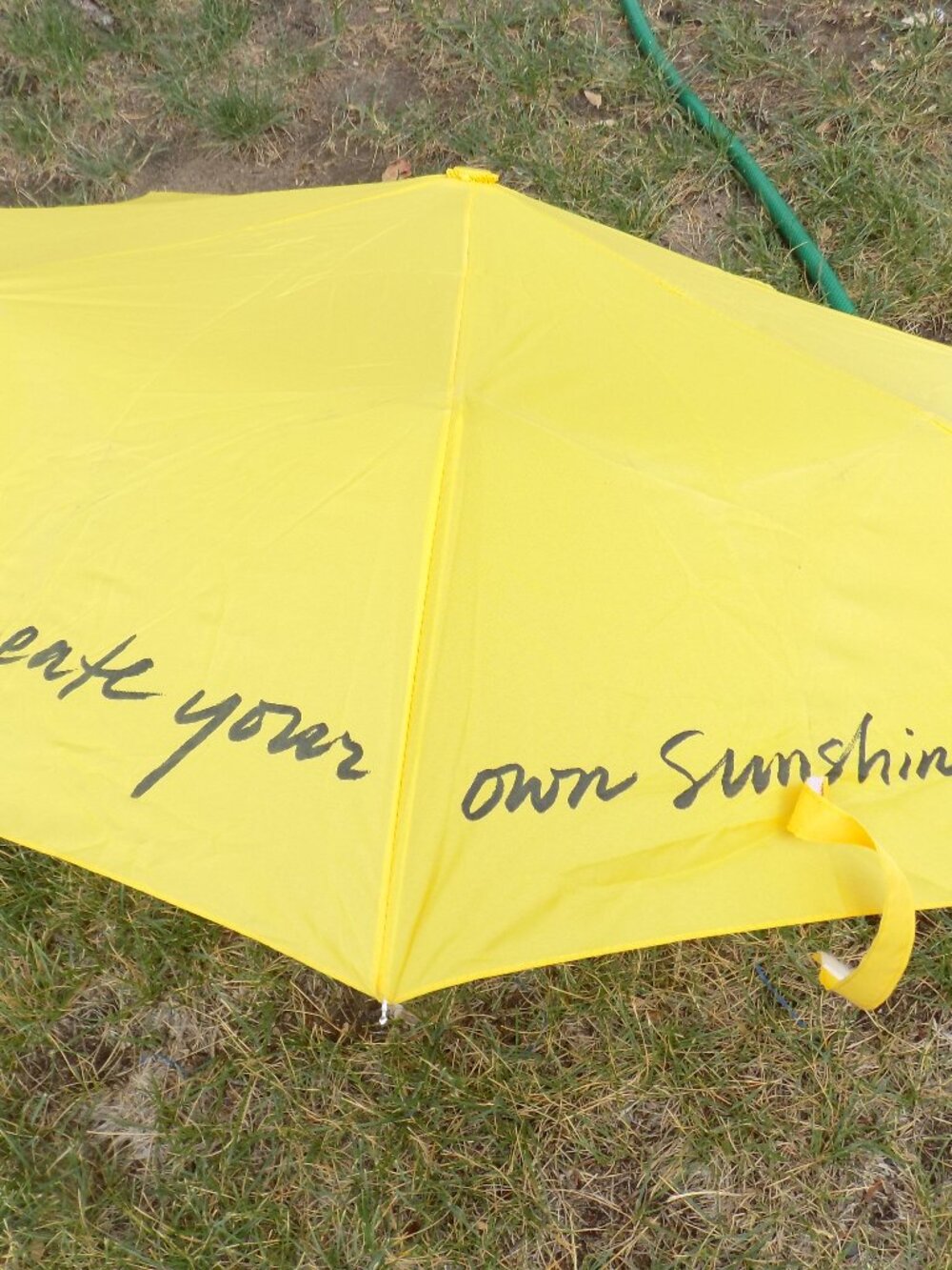Umbrella Bright Yellow BROKEN PC ON HANDLE See Photo Create Your Own Sunshine